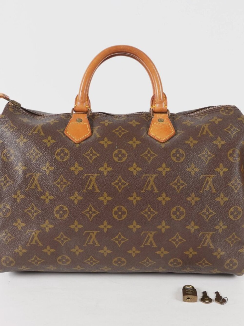 Louis Vuitton Monogram Speedy 35